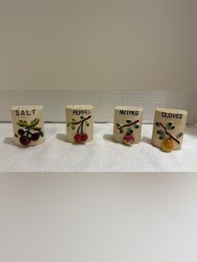 Vintage Lot of 4 Pink Salt Pepper Cloves Nutmeg Ceramics Farmhouse Kitchen Fruit